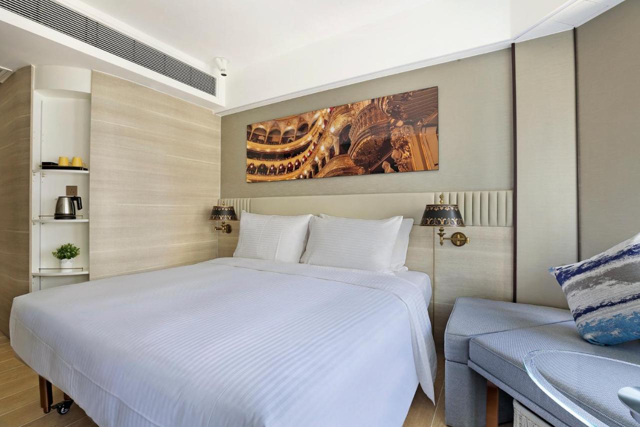 โรงแรม โรงแรมอเล็กซานดร้า 4*