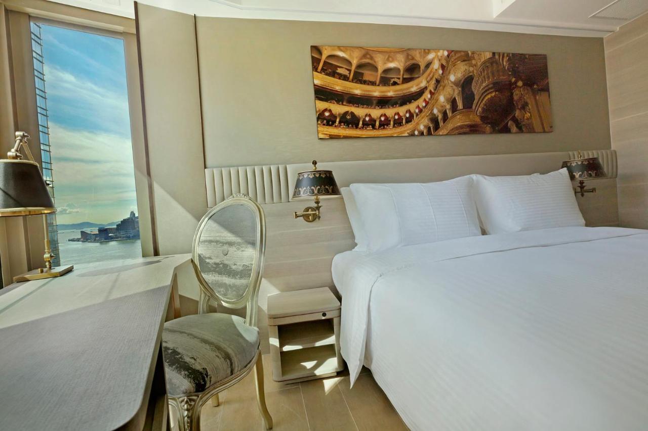 โรงแรม โรงแรมอเล็กซานดร้า 4*